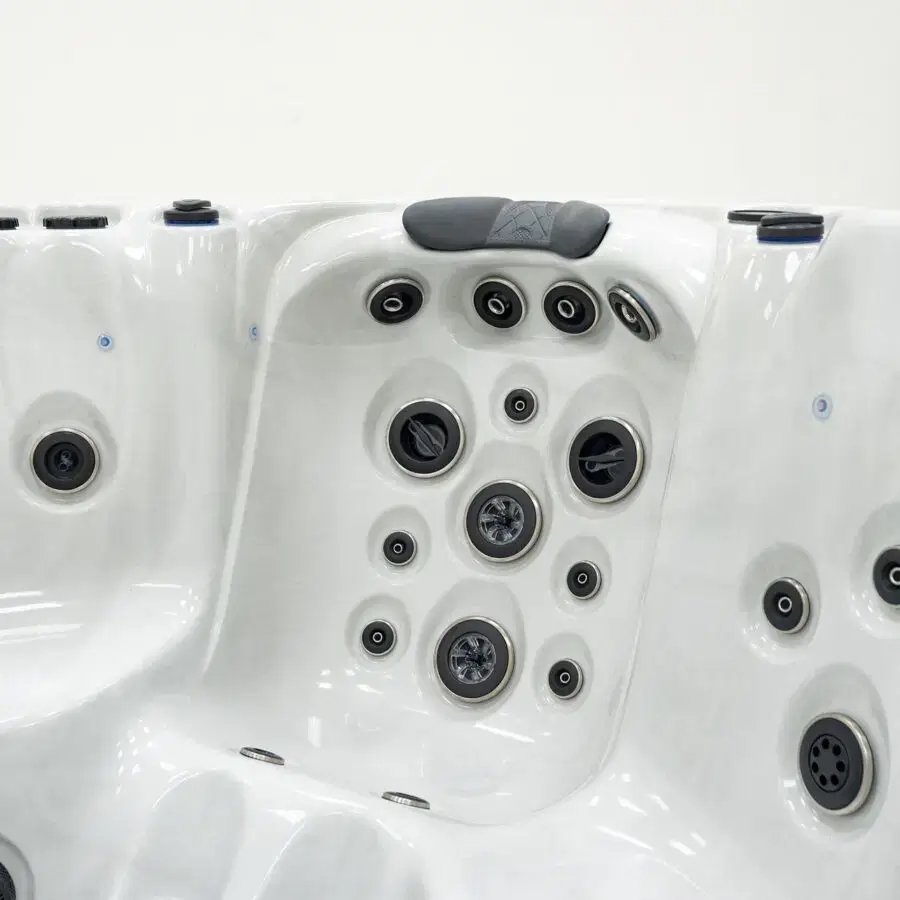 Platinum Spas Colombo Hot Tub