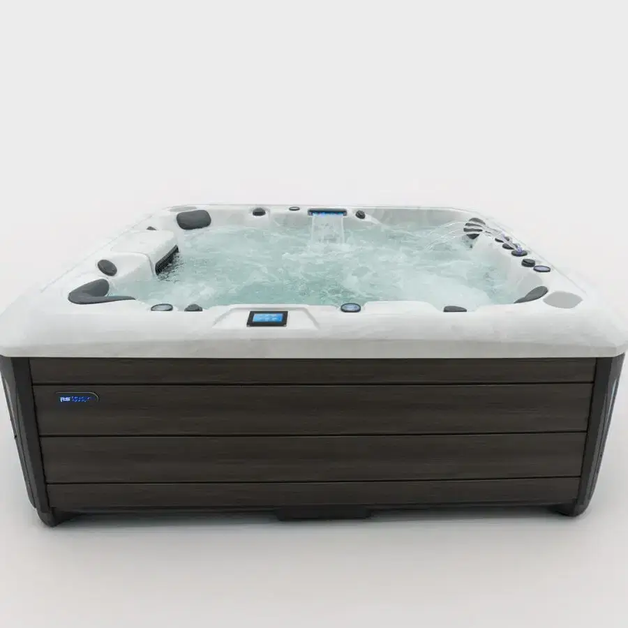 Platinum Spas Maximus Hot Tub