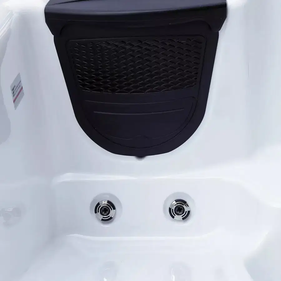 Reims Hot Tub